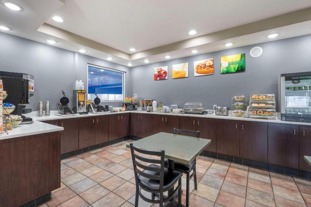 Quality Inn & Suites Arbor Buitenkant foto