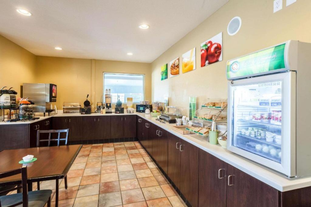 Quality Inn & Suites Arbor Buitenkant foto