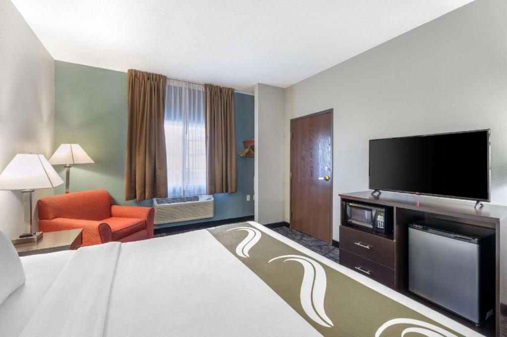 Quality Inn & Suites Arbor Buitenkant foto