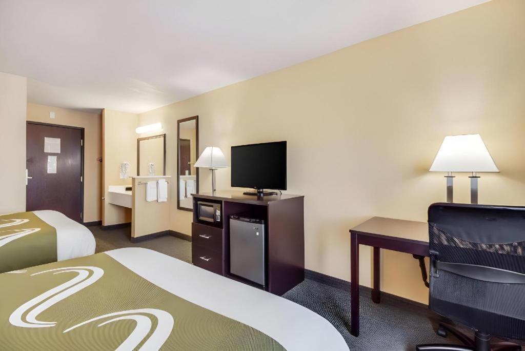 Quality Inn & Suites Arbor Buitenkant foto