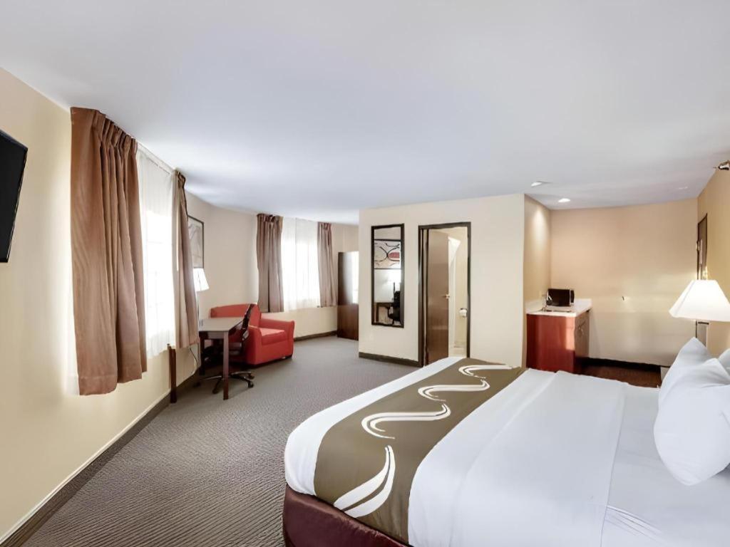 Quality Inn & Suites Arbor Buitenkant foto