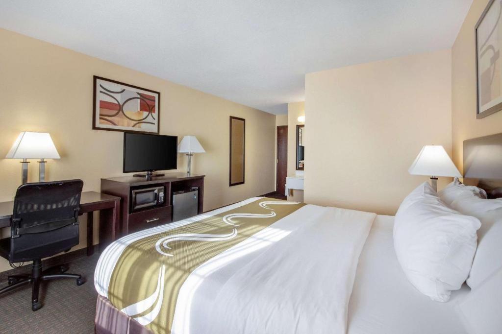 Quality Inn & Suites Arbor Buitenkant foto