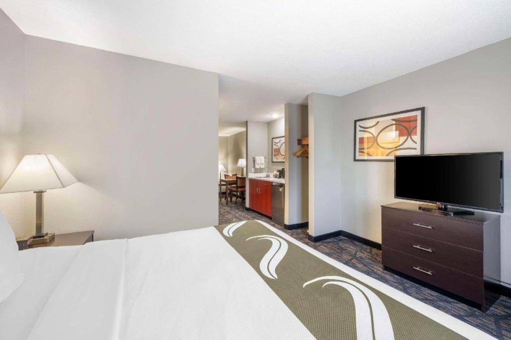 Quality Inn & Suites Arbor Buitenkant foto
