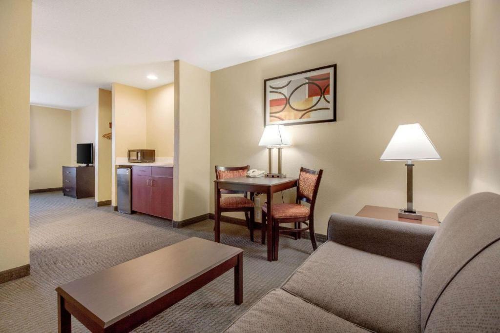 Quality Inn & Suites Arbor Buitenkant foto