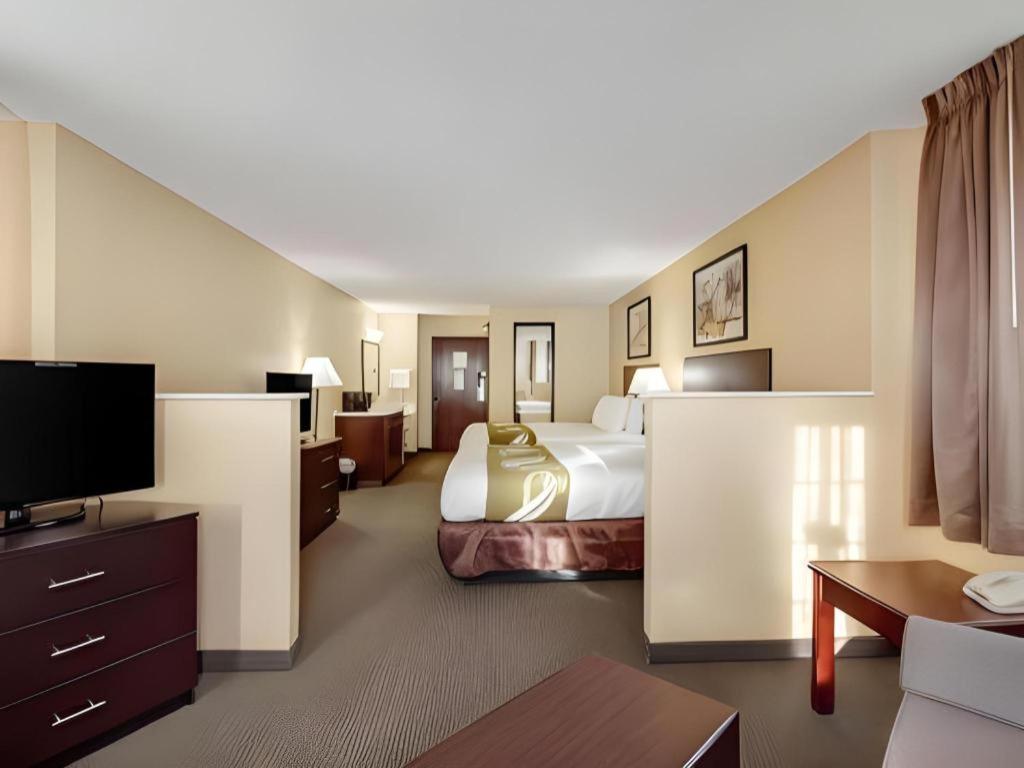 Quality Inn & Suites Arbor Buitenkant foto