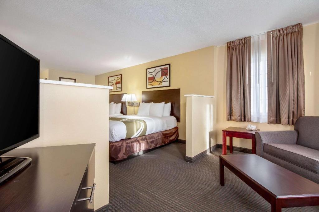 Quality Inn & Suites Arbor Buitenkant foto