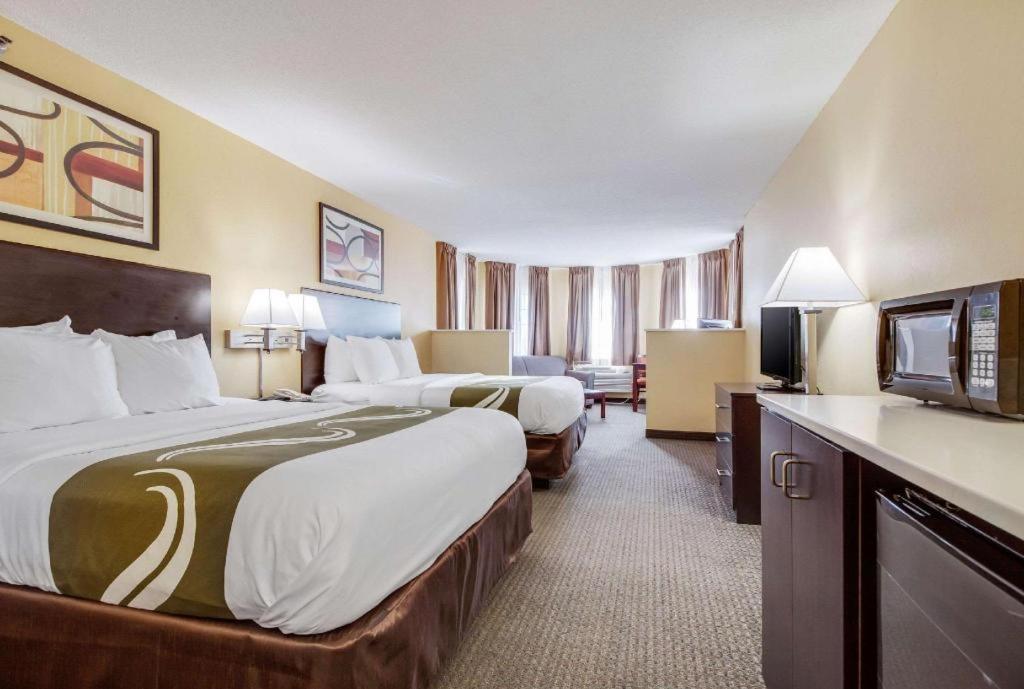 Quality Inn & Suites Arbor Buitenkant foto