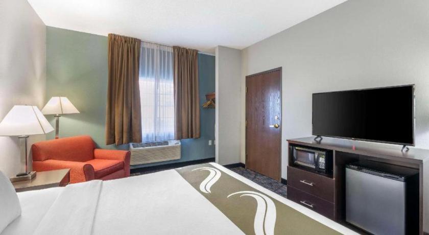 Quality Inn & Suites Arbor Buitenkant foto