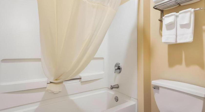 Quality Inn & Suites Arbor Buitenkant foto